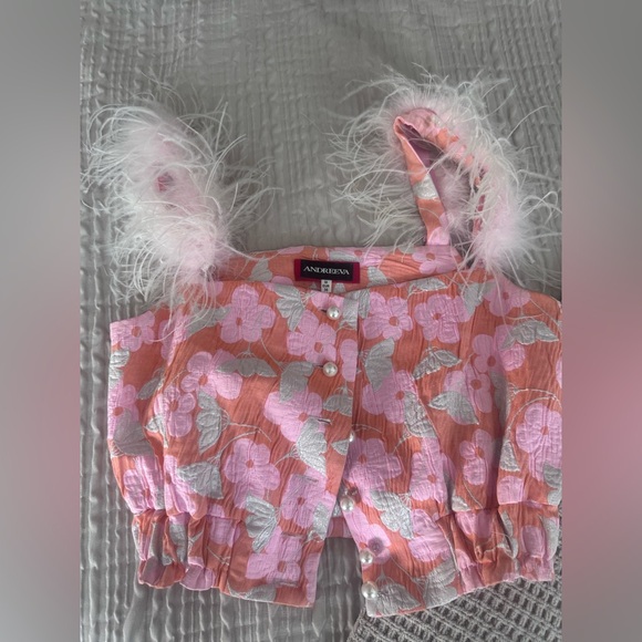Andreeva Feather Top💕 - Picture 1 of 7